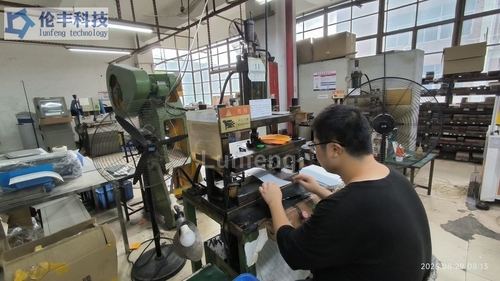 Γραφικά Επικαλύμματα από την Shenzhen Lunfeng Technology: Προστατεύστε, Καθοδηγήστε & Επωνυμοποιήστε τις Συσκευές σας Τι είναι τα Γραφικά Επικαλύμματα;